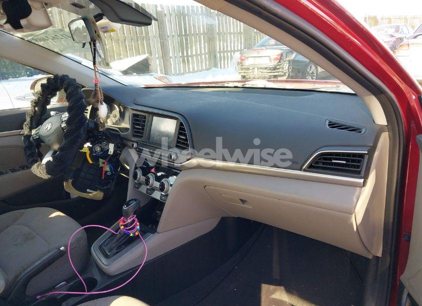 Photo 5 of 2019 Hyundai Elantra SEL (VIN 5NPD84LF1KH423726)