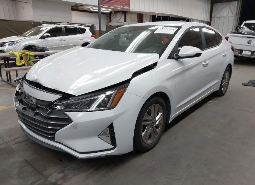 Photo 2 of 2019 Hyundai Elantra SEL (VIN 5NPD84LF1KH434080)
