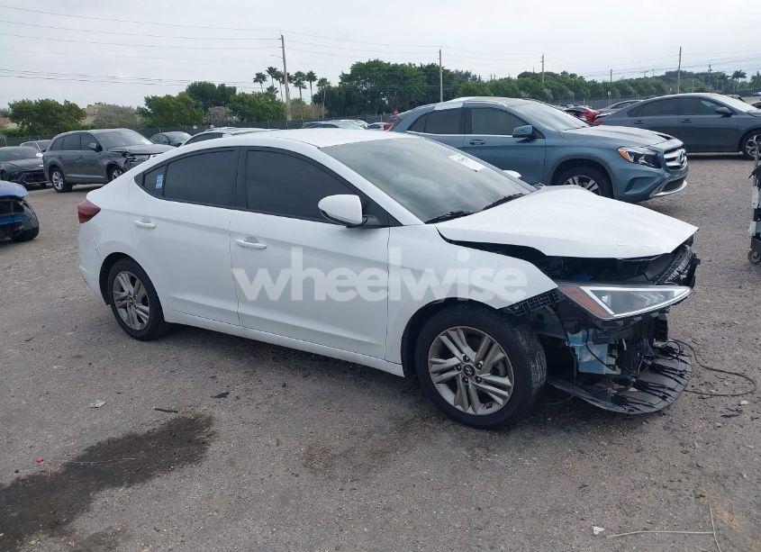2019 Hyundai Elantra SEL (VIN 5NPD84LF1KH464583) main photo