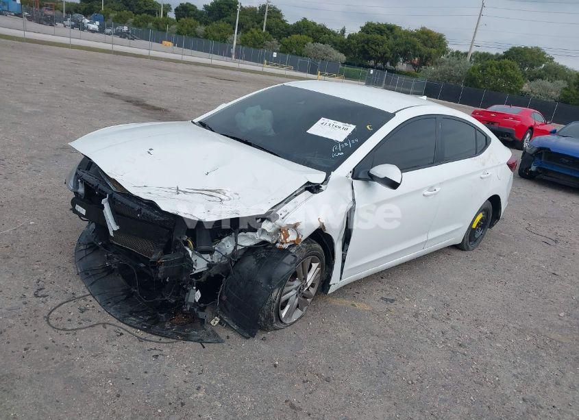 Photo 2 of 2019 Hyundai Elantra SEL (VIN 5NPD84LF1KH464583)
