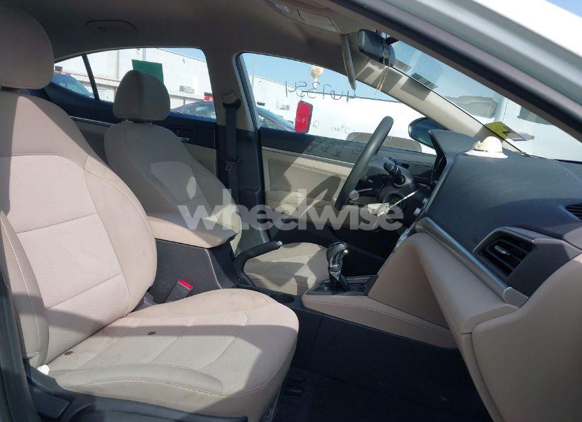 Photo 5 of 2019 Hyundai Elantra SEL (VIN 5NPD84LF1KH467354)
