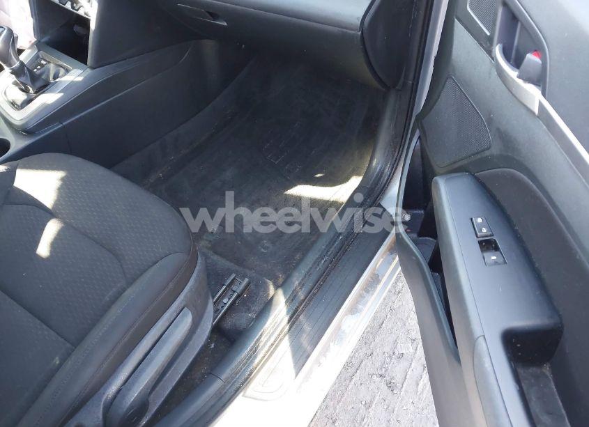 Photo 5 of 2020 Hyundai Elantra SEL (VIN 5NPD84LF1LH508289)