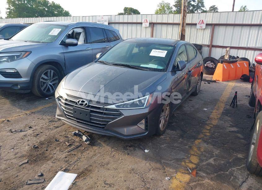 Photo 2 of 2020 Hyundai Elantra SEL (VIN 5NPD84LF1LH540823)