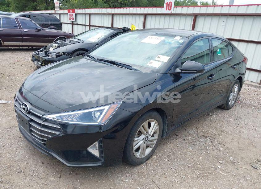 Photo 2 of 2020 Hyundai Elantra SEL (VIN 5NPD84LF1LH570386)