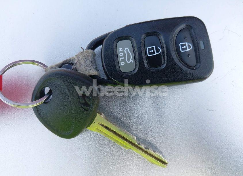 Photo 11 of 2017 Hyundai Elantra SE (VIN 5NPD84LF2HH003305)