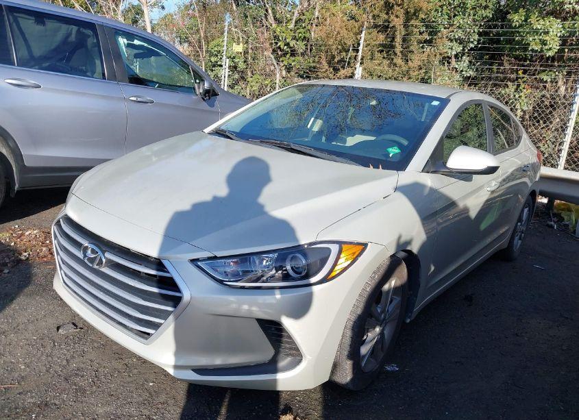 Photo 2 of 2017 Hyundai Elantra SE (VIN 5NPD84LF2HH031525)