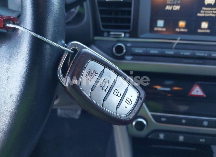 Photo 11 of 2017 Hyundai Elantra SE (VIN 5NPD84LF2HH039558)