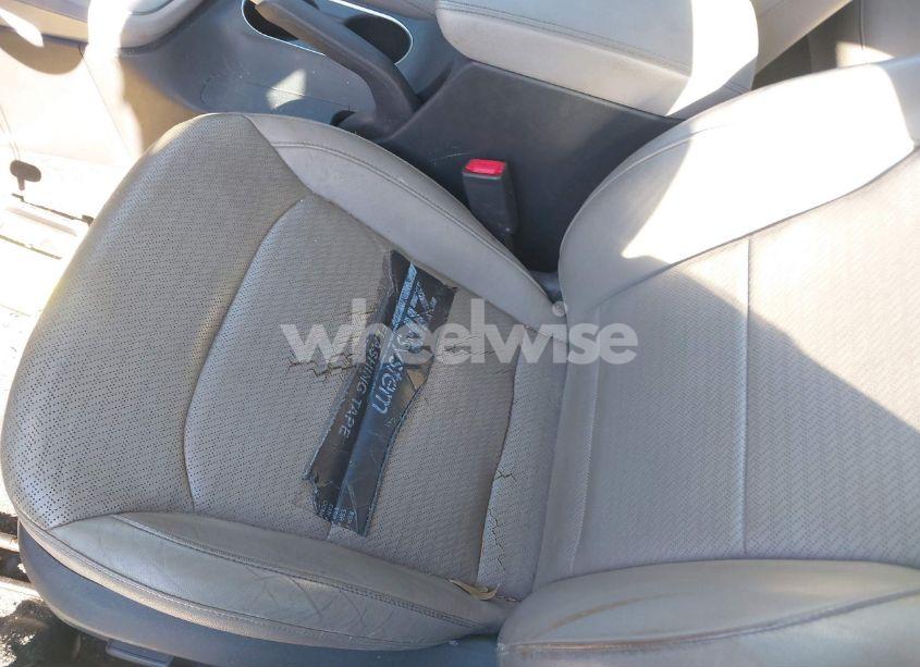 Photo 12 of 2017 Hyundai Elantra LIMITED (VIN 5NPD84LF2HH048521)