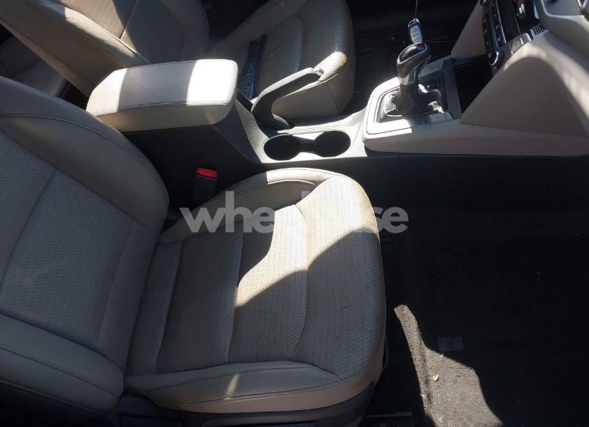 Photo 5 of 2017 Hyundai Elantra LIMITED (VIN 5NPD84LF2HH048521)