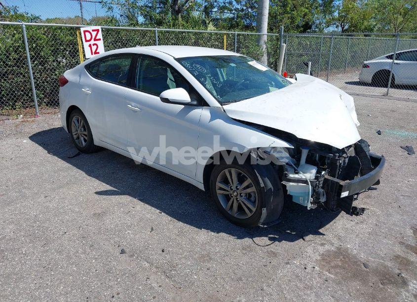 2017 Hyundai Elantra SE (VIN 5NPD84LF2HH054772) main photo