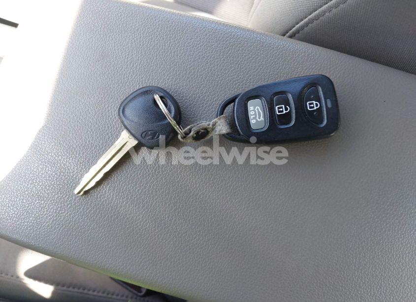 Photo 11 of 2017 Hyundai Elantra SE (VIN 5NPD84LF2HH054772)