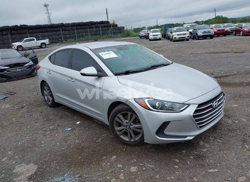 2017 Hyundai Elantra SE (VIN 5NPD84LF2HH156704) main photo