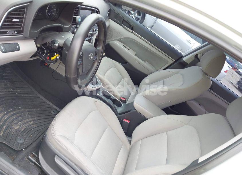 Photo 18 of 2017 Hyundai Elantra SE (VIN 5NPD84LF2HH156704)