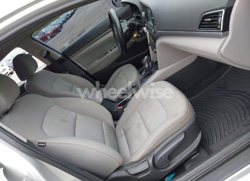 Photo 5 of 2017 Hyundai Elantra SE (VIN 5NPD84LF2HH156704)