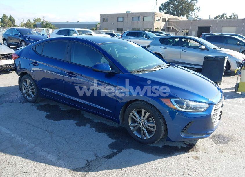 2017 Hyundai Elantra SE (VIN 5NPD84LF2HH196569) main photo