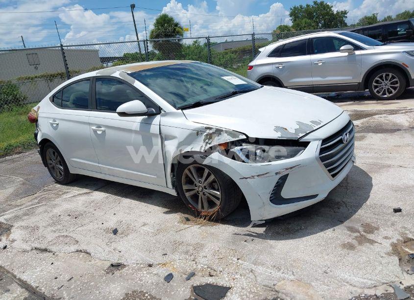 2017 Hyundai Elantra SE (VIN 5NPD84LF2HH212446) main photo