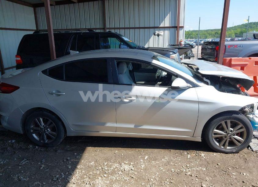 Photo 14 of 2018 Hyundai Elantra SEL (VIN 5NPD84LF2JH227115)