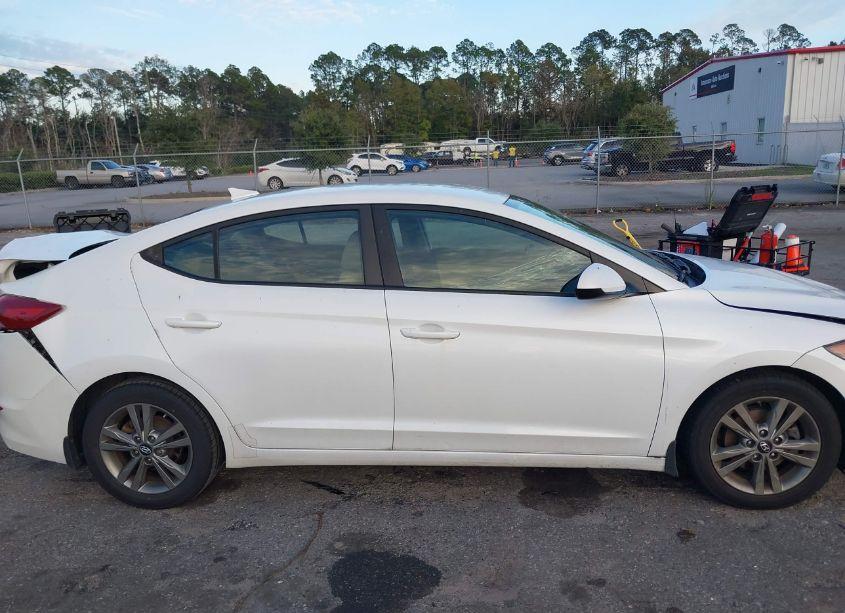 Photo 13 of 2018 Hyundai Elantra SEL (VIN 5NPD84LF2JH227664)