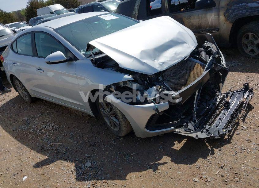 2018 Hyundai Elantra SEL (VIN 5NPD84LF2JH292787) main photo