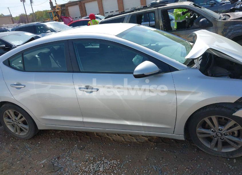 Photo 13 of 2018 Hyundai Elantra SEL (VIN 5NPD84LF2JH292787)