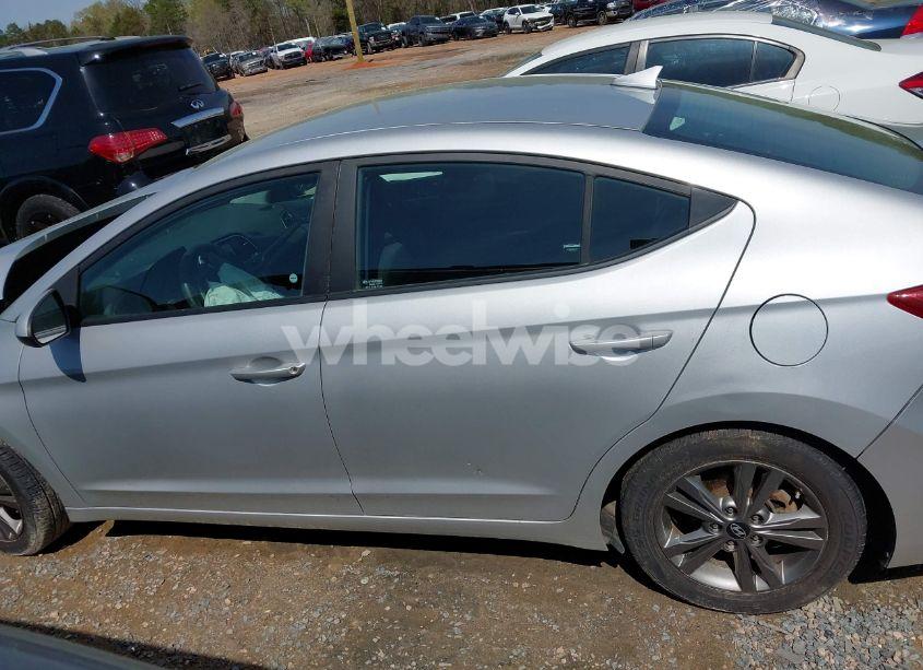 Photo 14 of 2018 Hyundai Elantra SEL (VIN 5NPD84LF2JH292787)