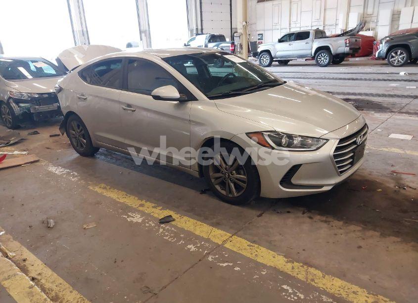 2018 Hyundai Elantra SEL (VIN 5NPD84LF2JH296774) main photo