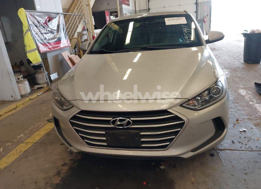 Photo 12 of 2018 Hyundai Elantra SEL (VIN 5NPD84LF2JH296774)