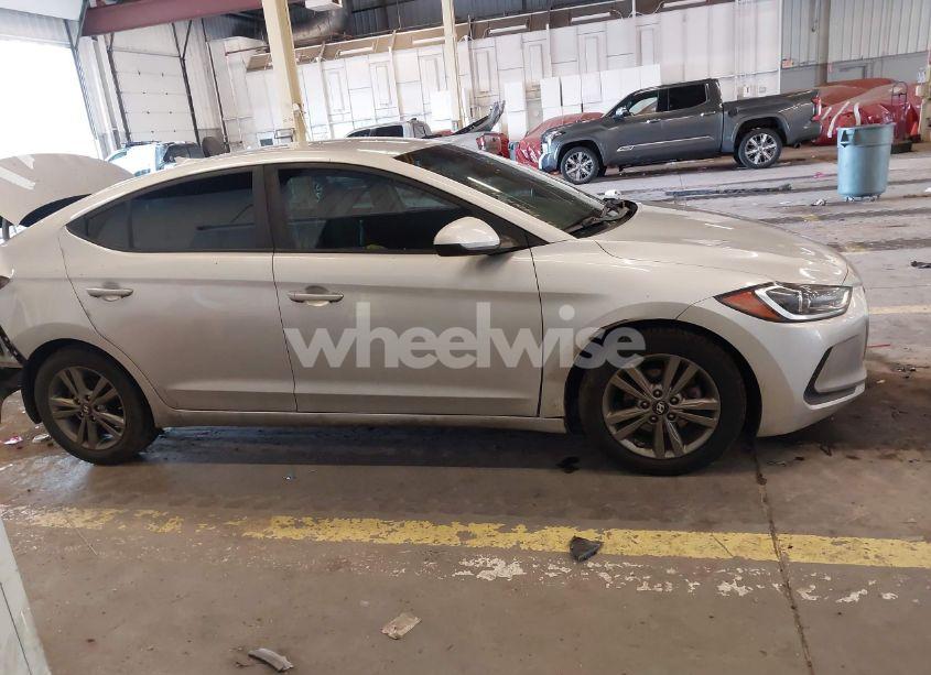 Photo 13 of 2018 Hyundai Elantra SEL (VIN 5NPD84LF2JH296774)