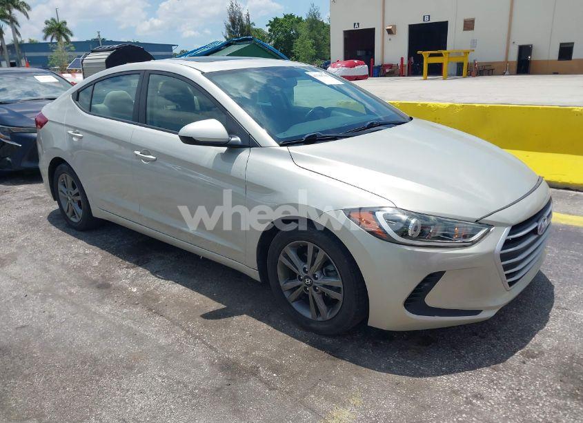 2018 Hyundai Elantra VALUE EDITION (VIN 5NPD84LF2JH305697) main photo