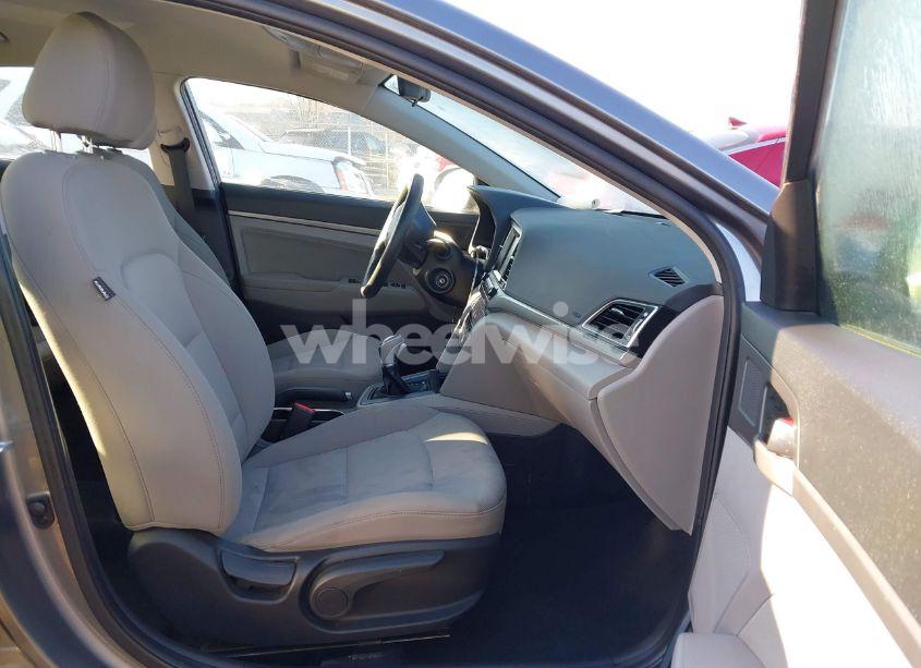 Photo 5 of 2018 Hyundai Elantra SEL (VIN 5NPD84LF2JH307949)