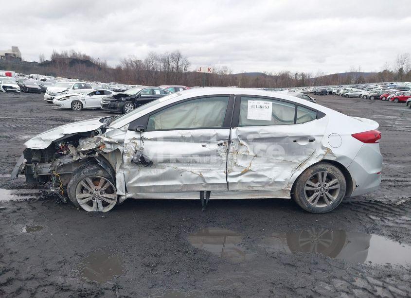 Photo 14 of 2018 Hyundai Elantra SEL (VIN 5NPD84LF2JH309099)