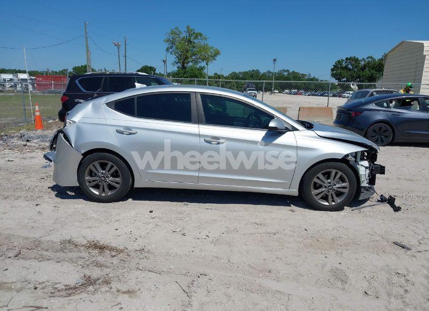 Photo 13 of 2018 Hyundai Elantra SEL (VIN 5NPD84LF2JH333709)