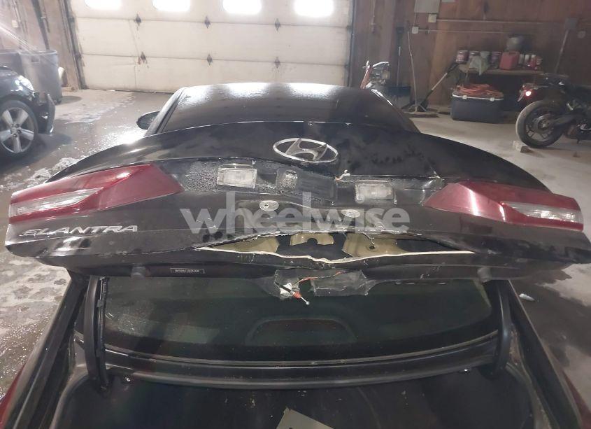 Photo 17 of 2018 Hyundai Elantra SEL (VIN 5NPD84LF2JH343446)