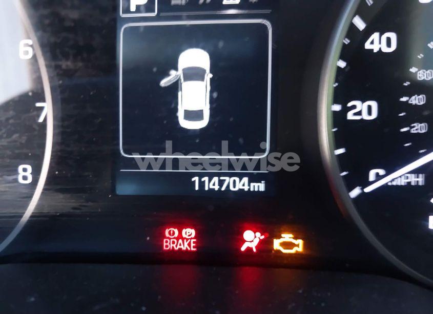 Photo 15 of 2018 Hyundai Elantra SEL (VIN 5NPD84LF2JH371974)