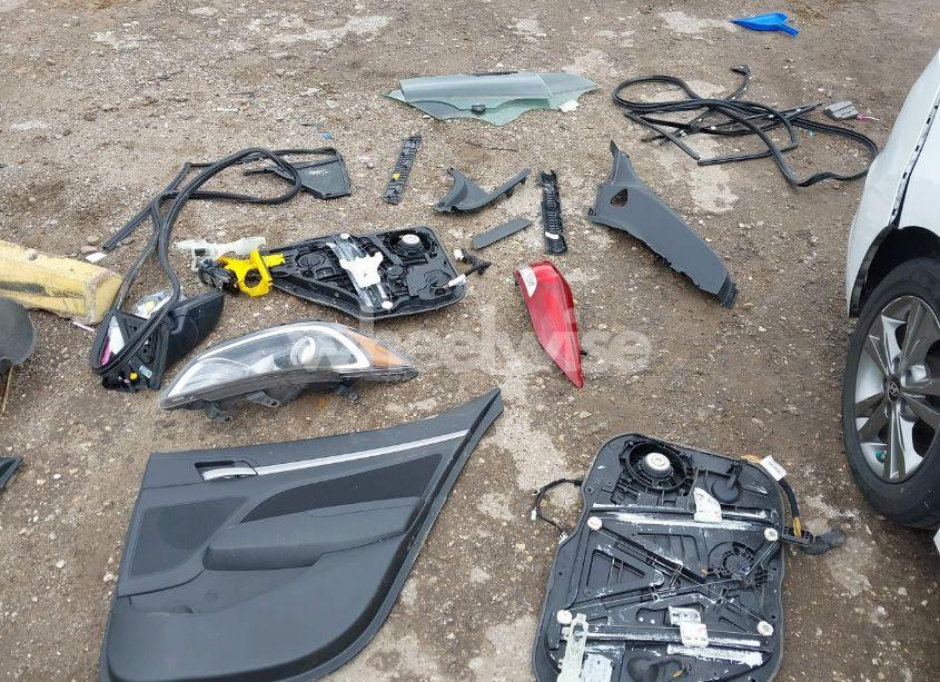 Photo 12 of 2018 Hyundai Elantra SEL (VIN 5NPD84LF2JH391013)