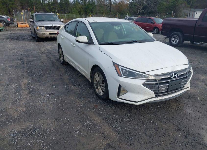 2019 Hyundai Elantra SEL (VIN 5NPD84LF2KH421614) main photo