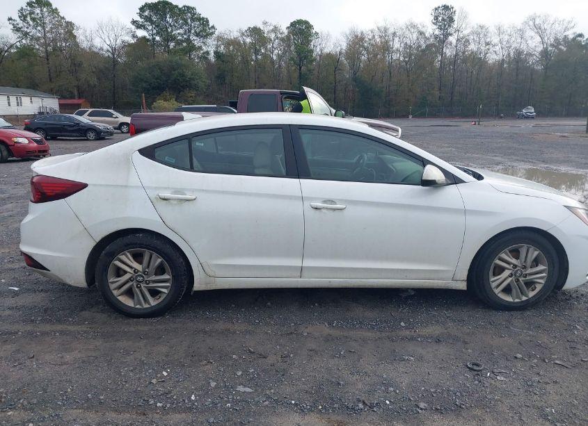 Photo 13 of 2019 Hyundai Elantra SEL (VIN 5NPD84LF2KH421614)