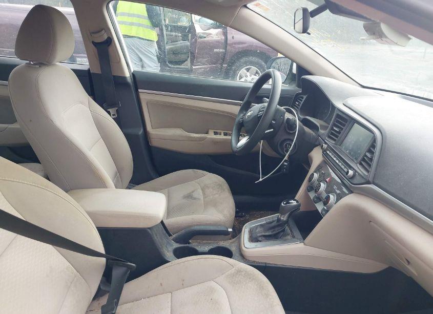 Photo 5 of 2019 Hyundai Elantra SEL (VIN 5NPD84LF2KH421614)
