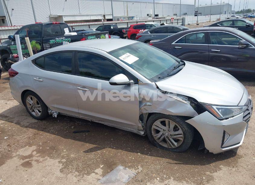 Photo 13 of 2019 Hyundai Elantra SEL (VIN 5NPD84LF2KH425047)