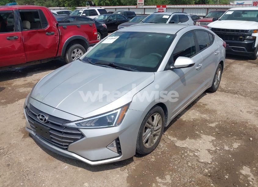 Photo 2 of 2019 Hyundai Elantra SEL (VIN 5NPD84LF2KH425047)