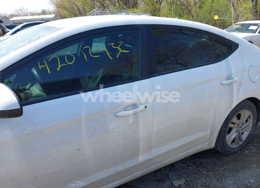 Photo 15 of 2019 Hyundai Elantra SEL (VIN 5NPD84LF2KH439918)