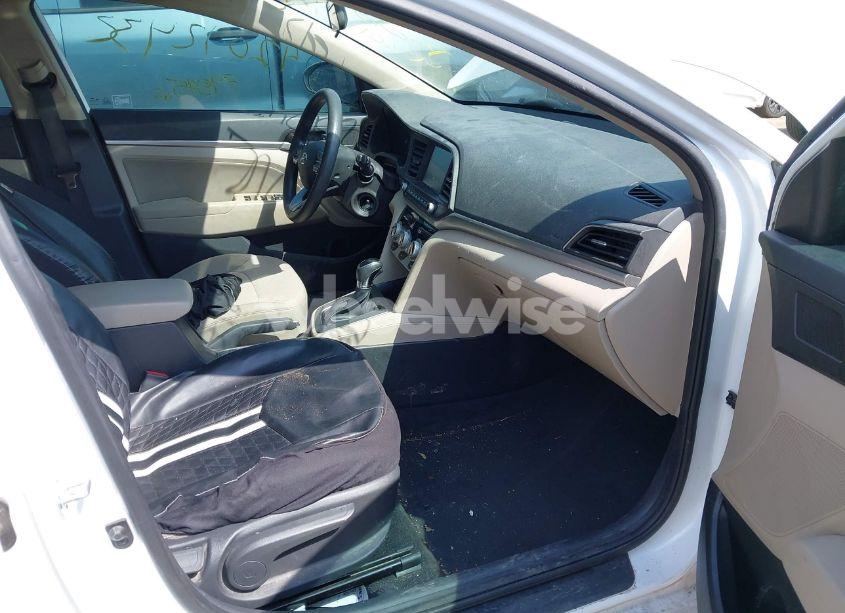 Photo 5 of 2019 Hyundai Elantra SEL (VIN 5NPD84LF2KH439918)
