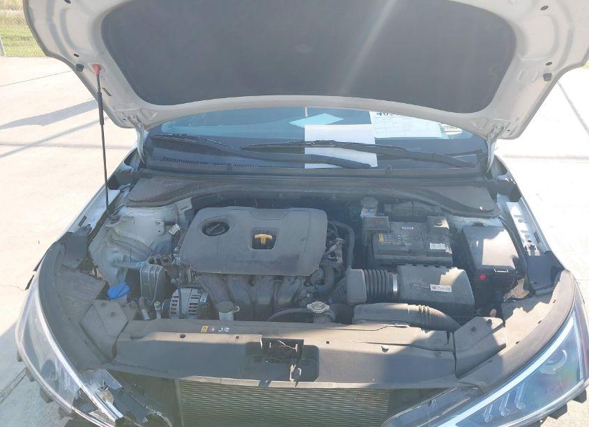 Photo 10 of 2019 Hyundai Elantra SEL (VIN 5NPD84LF2KH476483)