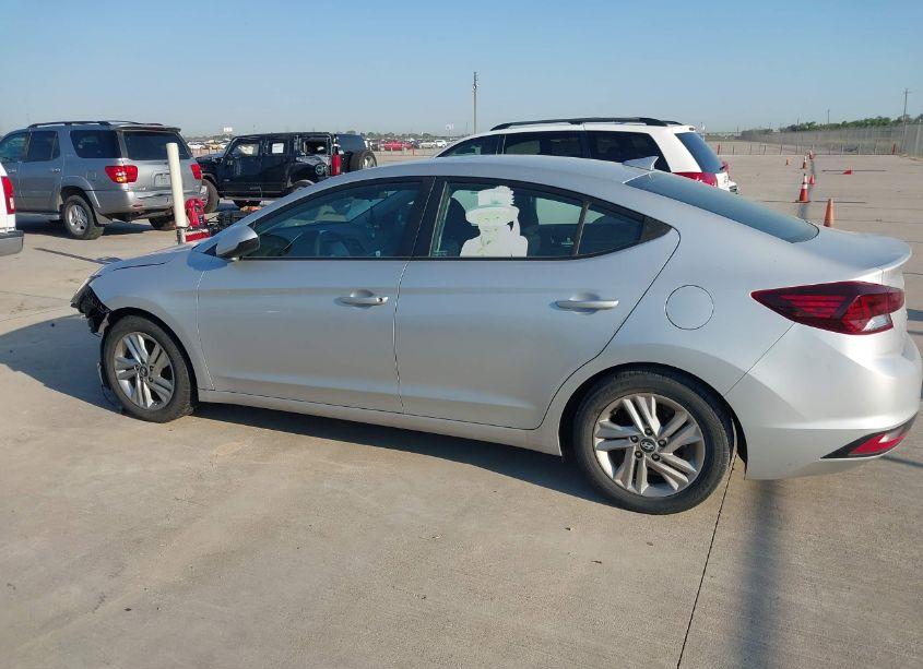 Photo 13 of 2019 Hyundai Elantra SEL (VIN 5NPD84LF2KH476483)