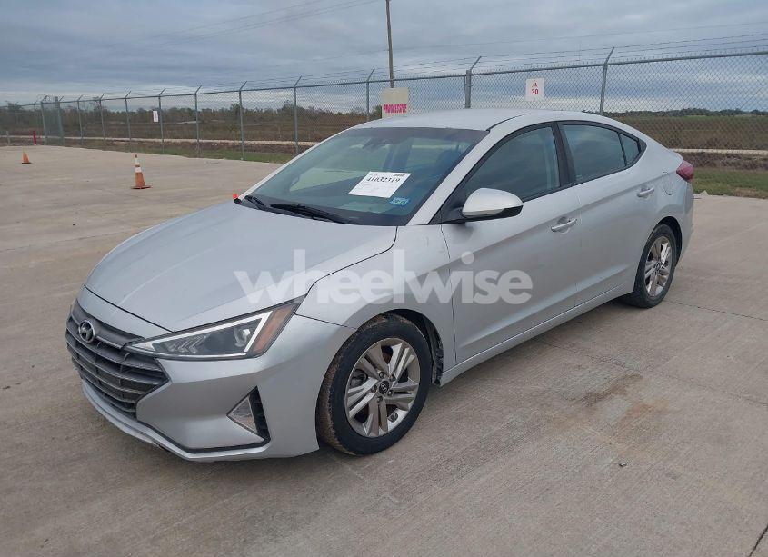 Photo 2 of 2020 Hyundai Elantra SEL (VIN 5NPD84LF2LH515445)