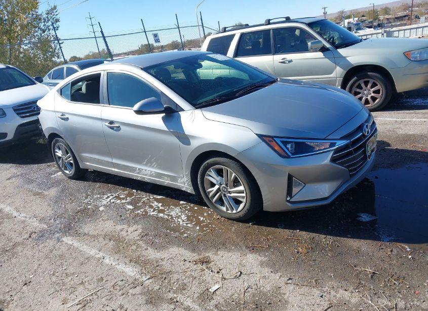 2020 Hyundai Elantra SEL (VIN 5NPD84LF2LH555508) main photo