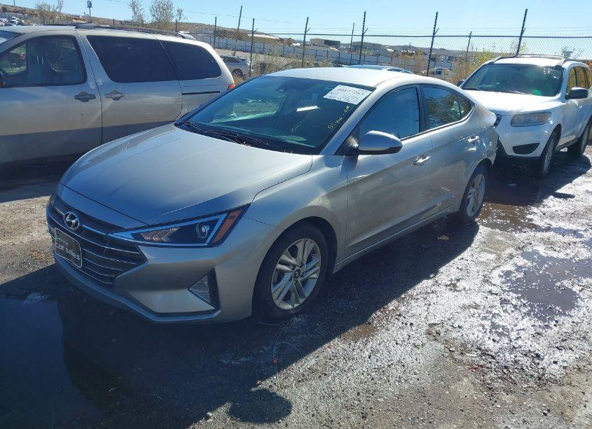 Photo 2 of 2020 Hyundai Elantra SEL (VIN 5NPD84LF2LH555508)