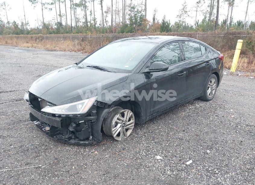 Photo 2 of 2020 Hyundai Elantra SEL (VIN 5NPD84LF2LH570977)