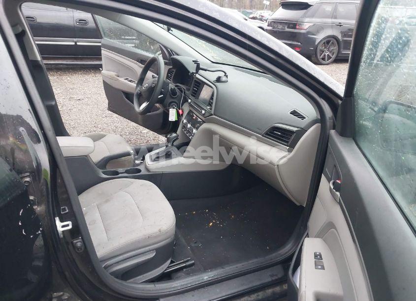 Photo 5 of 2020 Hyundai Elantra SEL (VIN 5NPD84LF2LH570977)