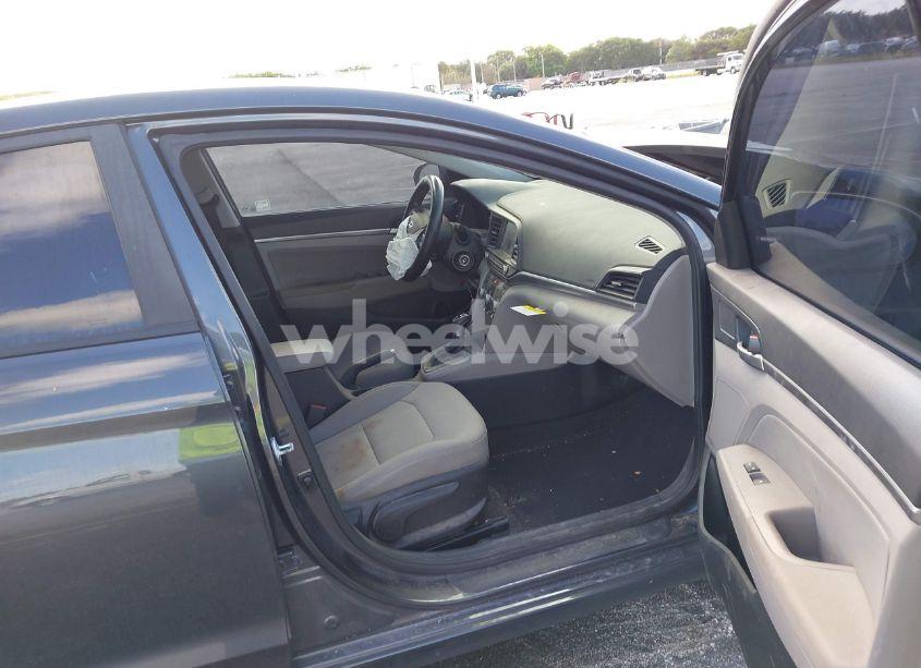 Photo 5 of 2020 Hyundai Elantra SEL (VIN 5NPD84LF2LH598603)